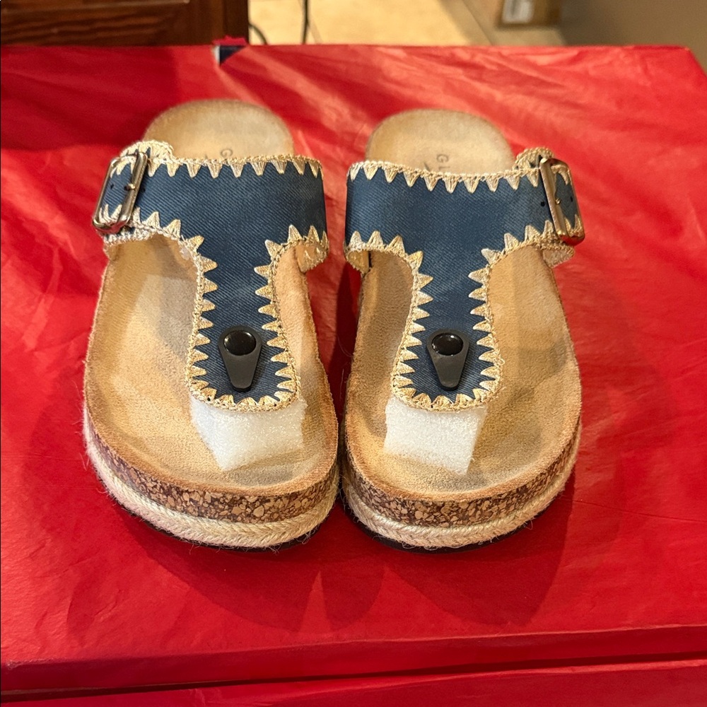 Glaze Two-Tone Tan and Navy Leather Thong Sandals